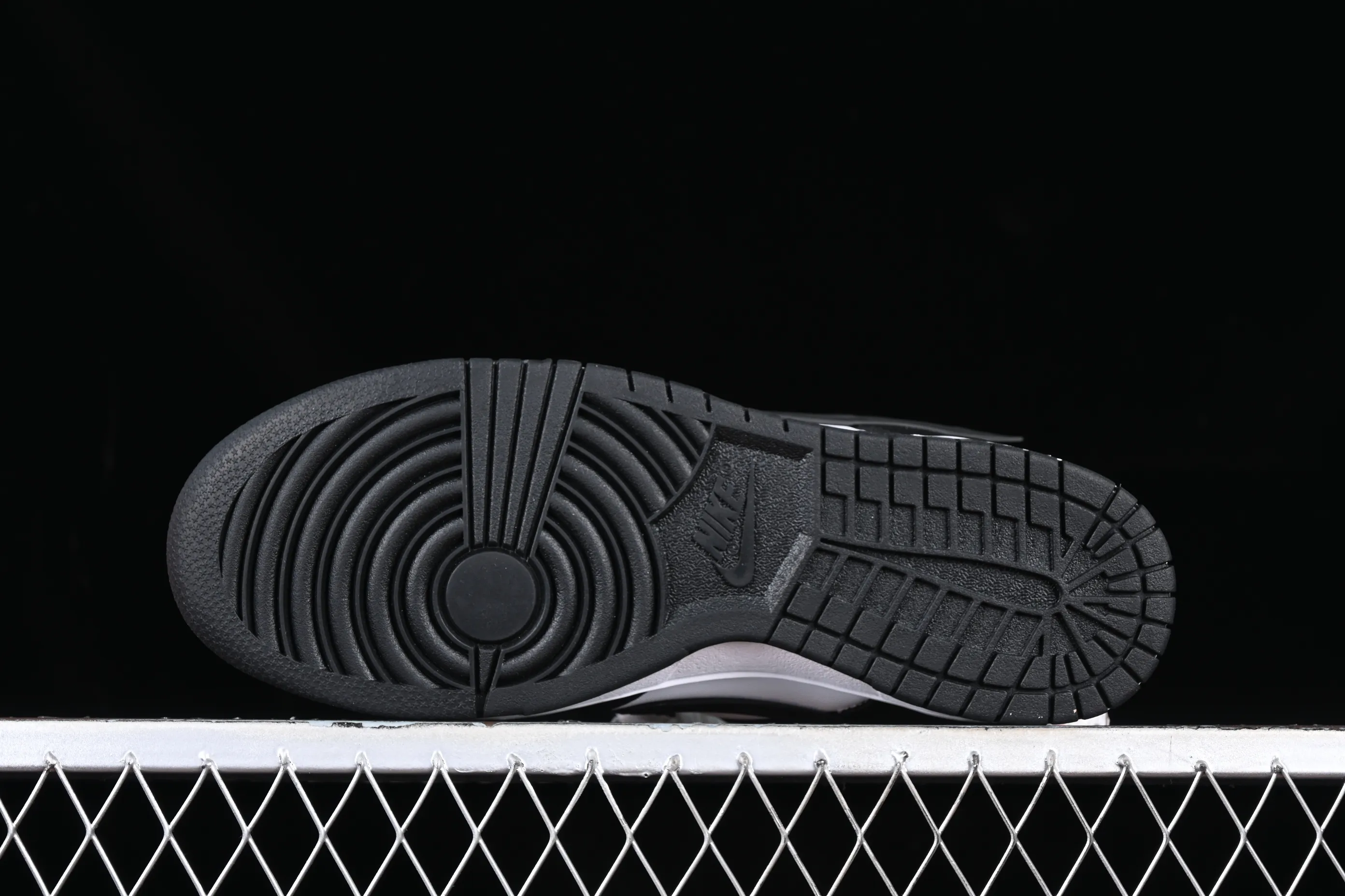 All categories Nk SB Dunk series Nk SB Dunk Low low-top sneakers Nk Dunk Low Twist Panda Panda black and white SB low-top sports and leisure sneakers DZ2794-001